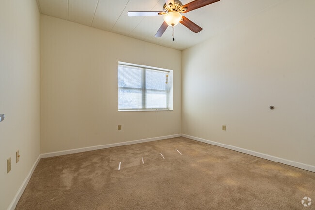 1BR, 1BA - Bedroom - Morton Estates Apartments