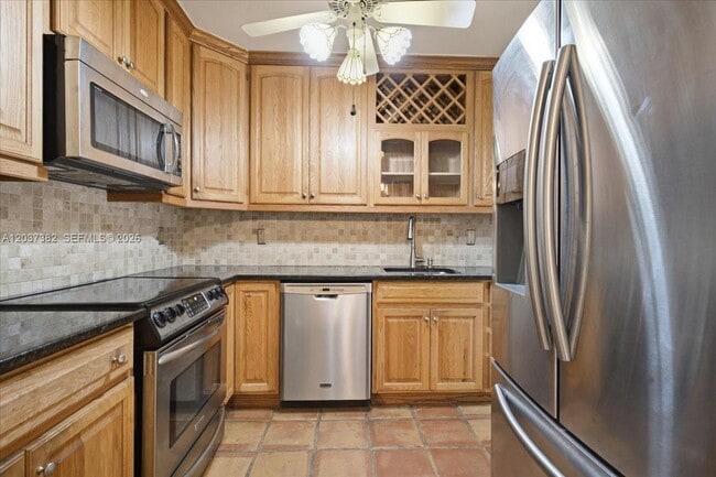 Photo - 2550 Trapp Ave