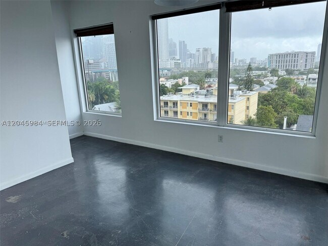 Photo - 10 SW South River Dr Unit 812
