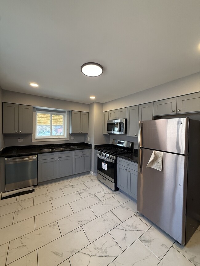 Photo - 7732 Lotus Ave