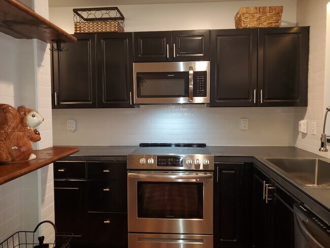 Ample Cabinet Storage - 311 N 2nd St Unit D