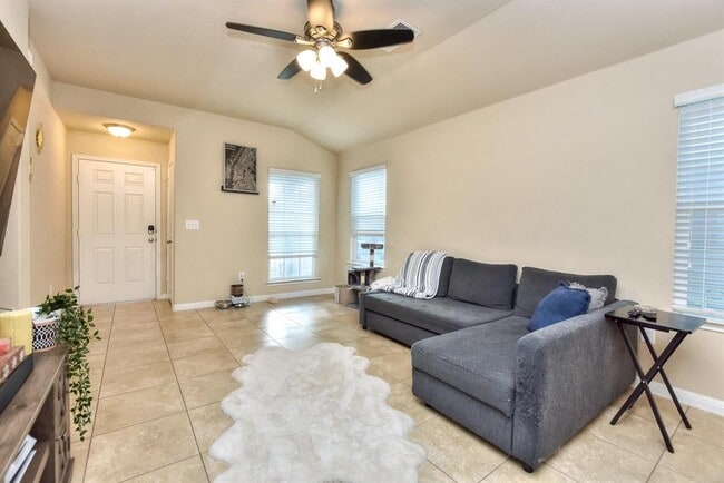 Photo - 404 Craters of the Moon Blvd