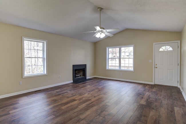 Photo - 216 Windsor Ct