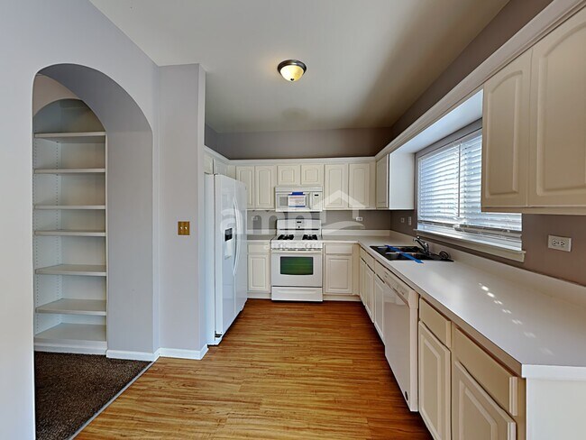 Photo - 2409 Courtyard Cir