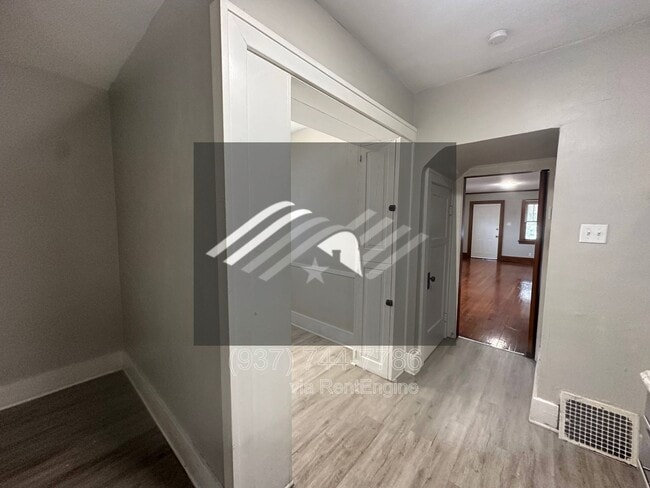 Photo - 2411 N Main St