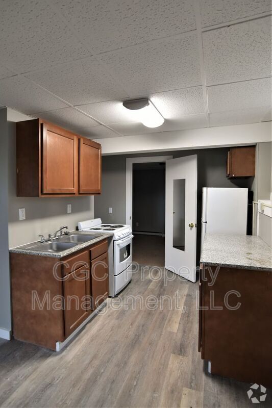 Building Photo - 2 E Main St Unit 4 Rental