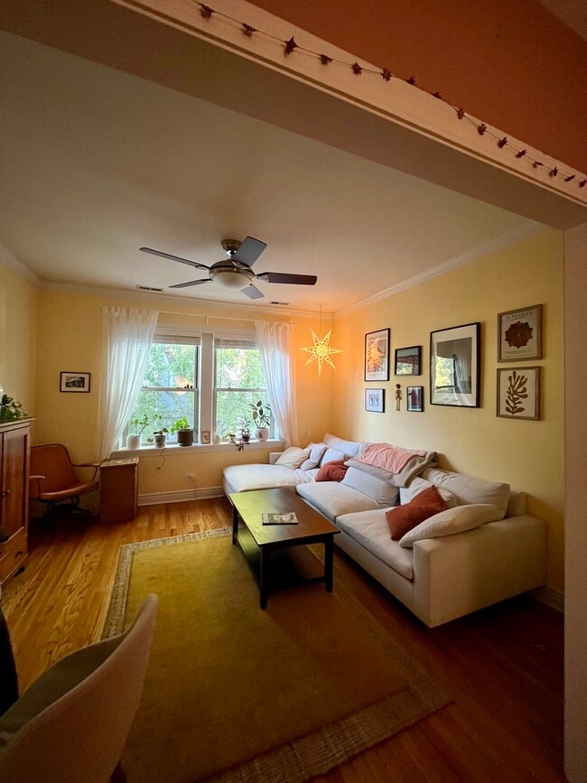 Building Photo - 2153 W McLean Ave Unit Apt 2