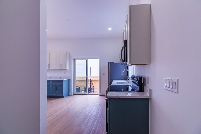 137 E Cumberland St Unit B