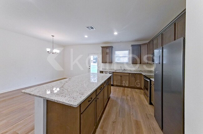 Photo - 119 Salvat Dr