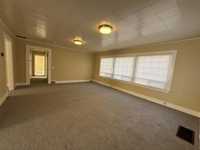 Photo - 5925 SW Hall Blvd