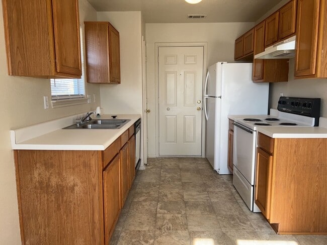 Photo - 3606 Warfield Dr