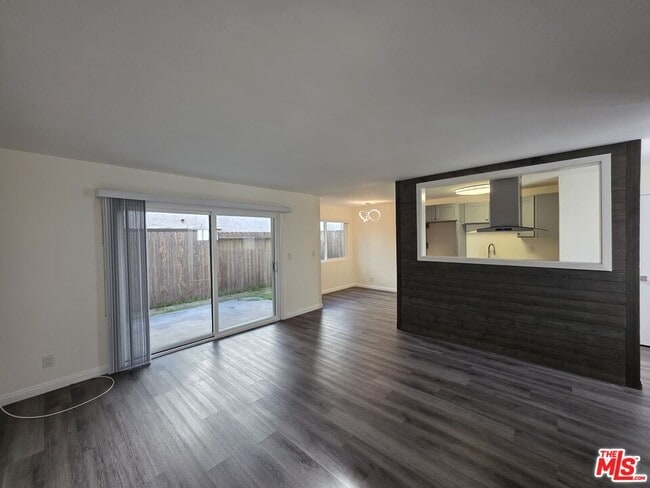 Building Photo - 517 N Francisca Ave Unit 3