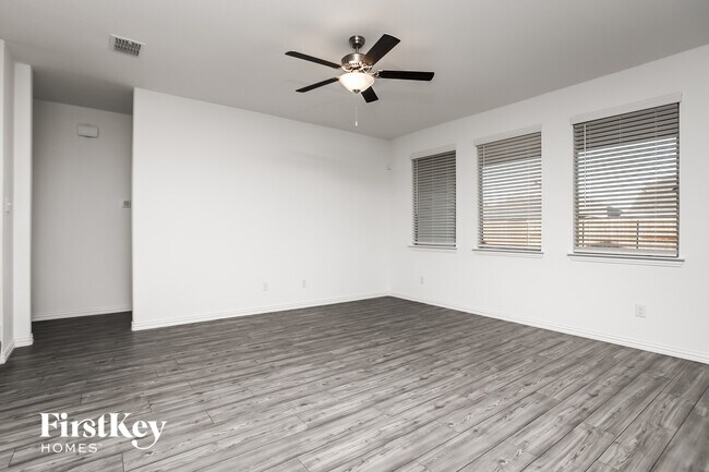 Photo - 5213 Idlewood Trail