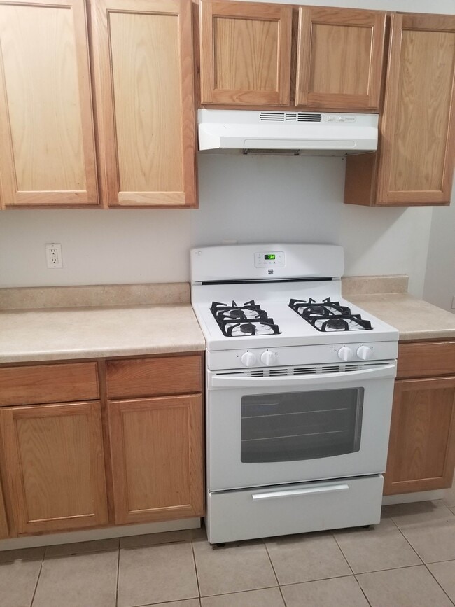 Photo - 94 Hinman St