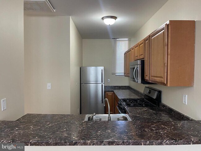 Photo - 1533 Light St Townhome