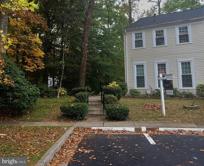 Photo - 9446 Cloverdale Ct Townhome