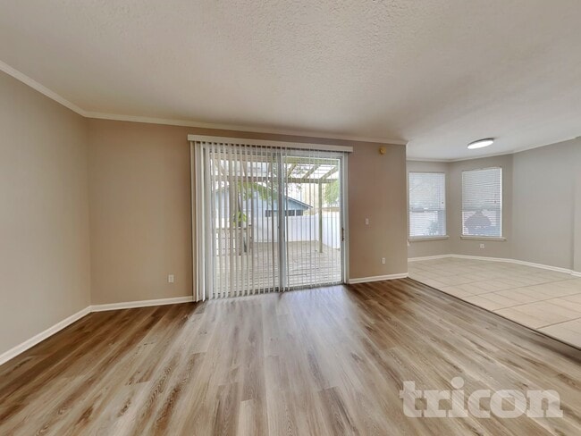 Photo - 10818 Birchard Ln