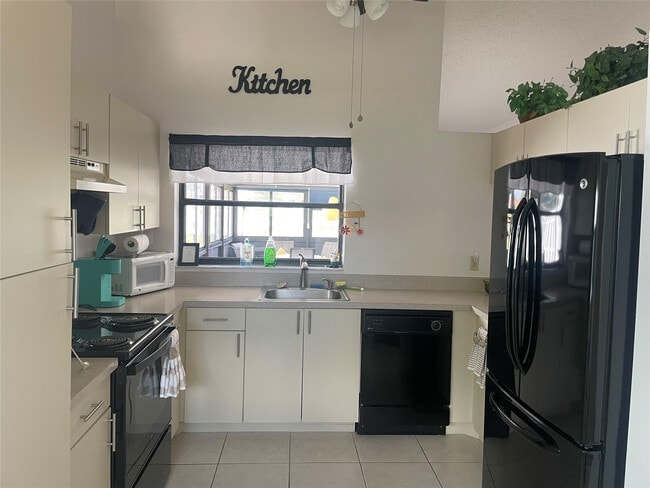 Photo - 5675 Northpointe Ln