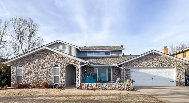 Building Photo - 11501 Carriage Dr