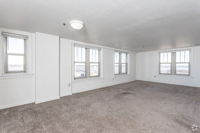 2BR, 1BA - Hepburn/1,144 SF