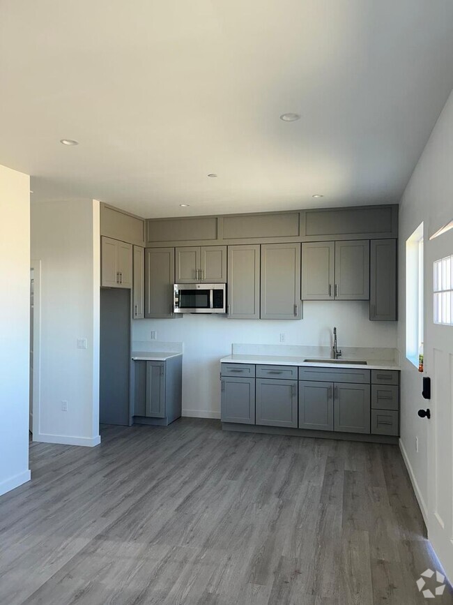 Building Photo - 9308 E Ave T 6 Unit 9308 1/2 Rental