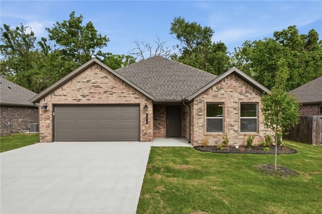 Building Photo - 1313 Valley Dr