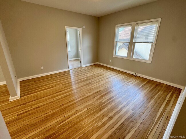 507 Laurelton Blvd Unit 2