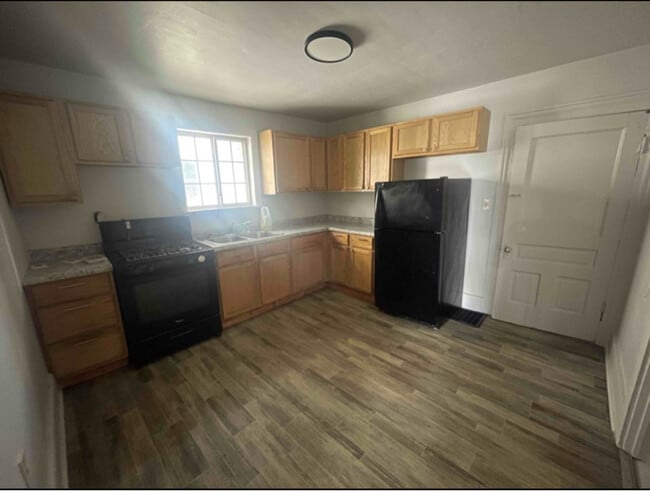 Building Photo - 311 Quarry St Rental