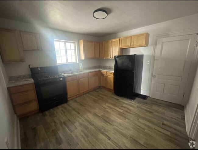Building Photo - 311 Quarry St Rental