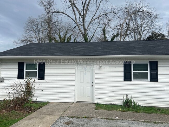 Building Photo - 217 W Quilly St