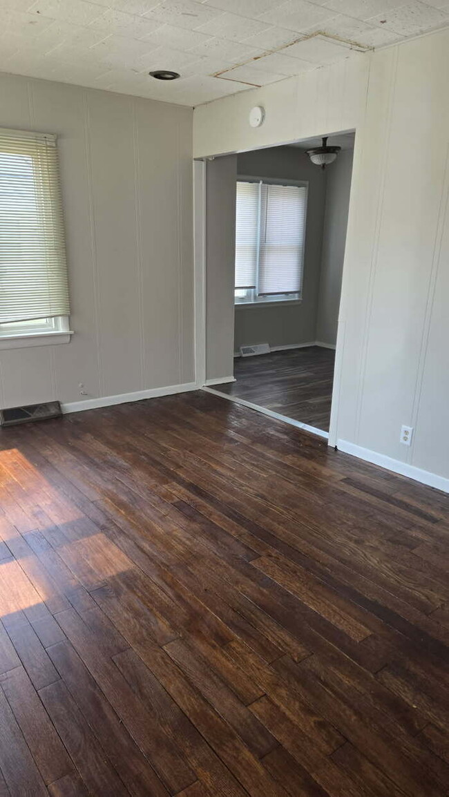 Building Photo - 50% discount on first month's rent with ap... Rental