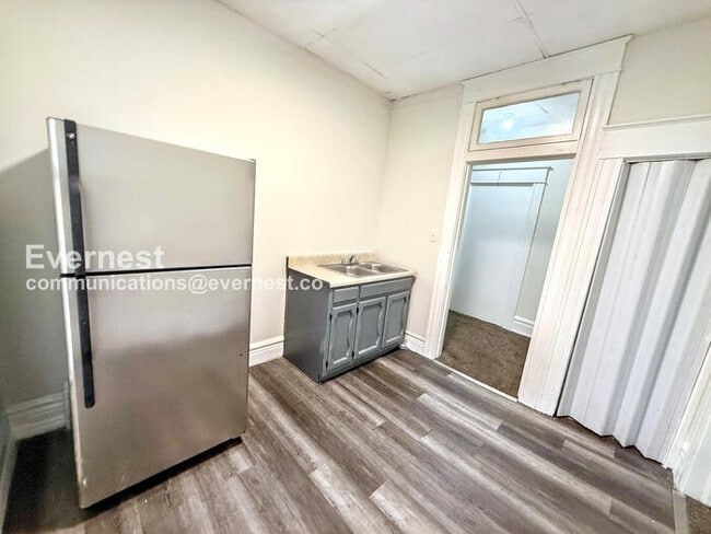 Photo - 921 53rd St N