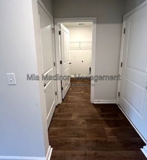 Photo - 214 Barbados Rd