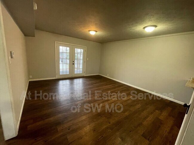 Photo - 930 S Campbell Ave Unidad Plaza 2