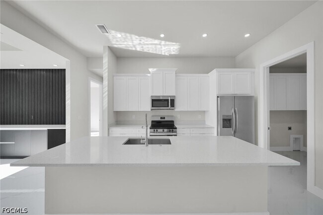 Photo - 2913 14th St W