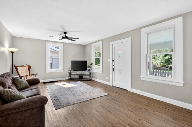 Photo - 244 Sumner Blvd