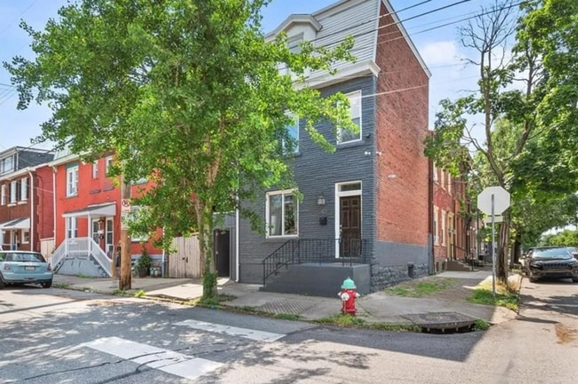 *Beautifully Updated & Spacious 3BD/2.5BA ... - *Beautifully Updated & Spacious 3BD/2.5BA ... House
