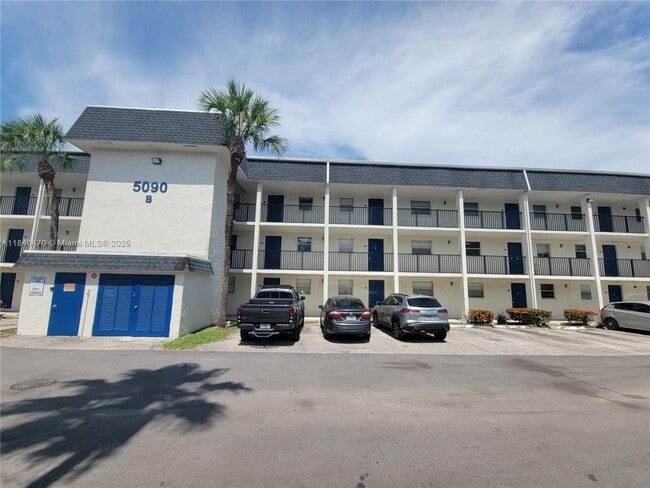 Building Photo - 5090 SW 64th Ave Unit 203 Rental