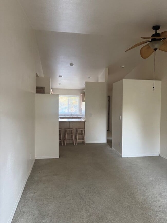 2 Bdrm 1 bath - 2 Bdrm 1 bath Casa