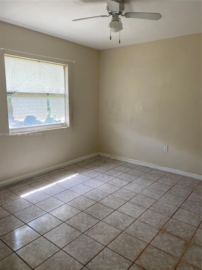 Photo - 1060 NE 80th St Unidad 3