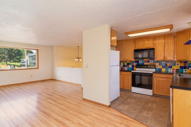 Photo - ***Coming soon July 15th***3 bedroom 2 bath next to EWU!!