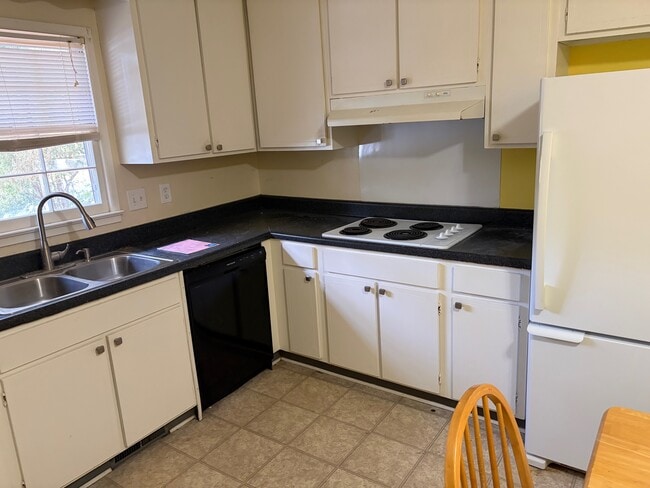 Cocina - 5316 Newhall Rd