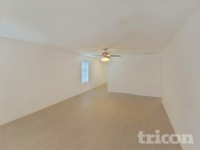 819 Ponderosa Ln