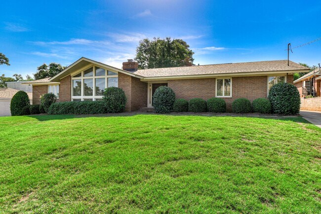 Photo - 1016 Northwood Rd