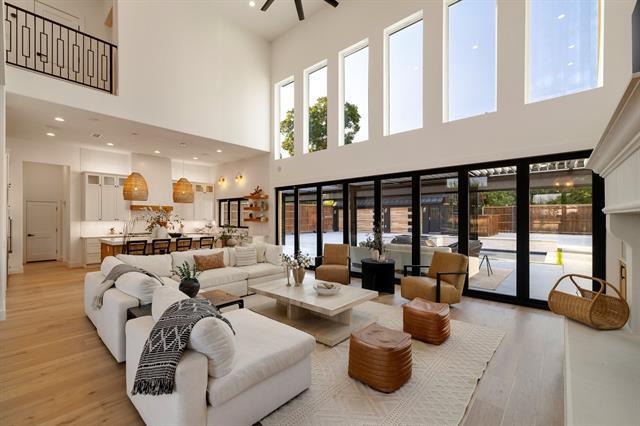 Photo - 7515 Lavendale Ave