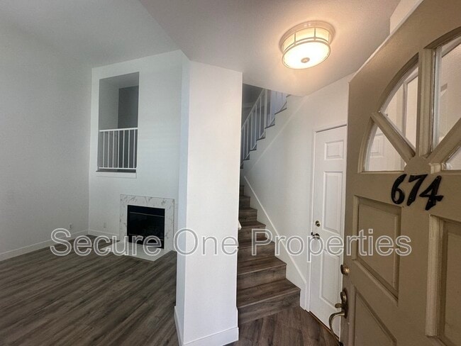 Photo - 674 Warwick Ave