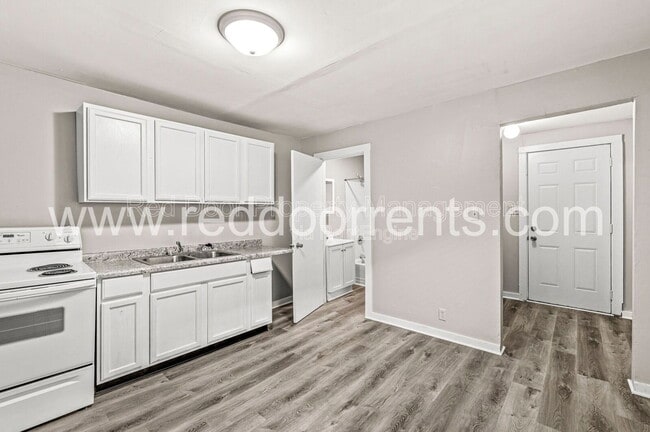 970 Edgemont Ave