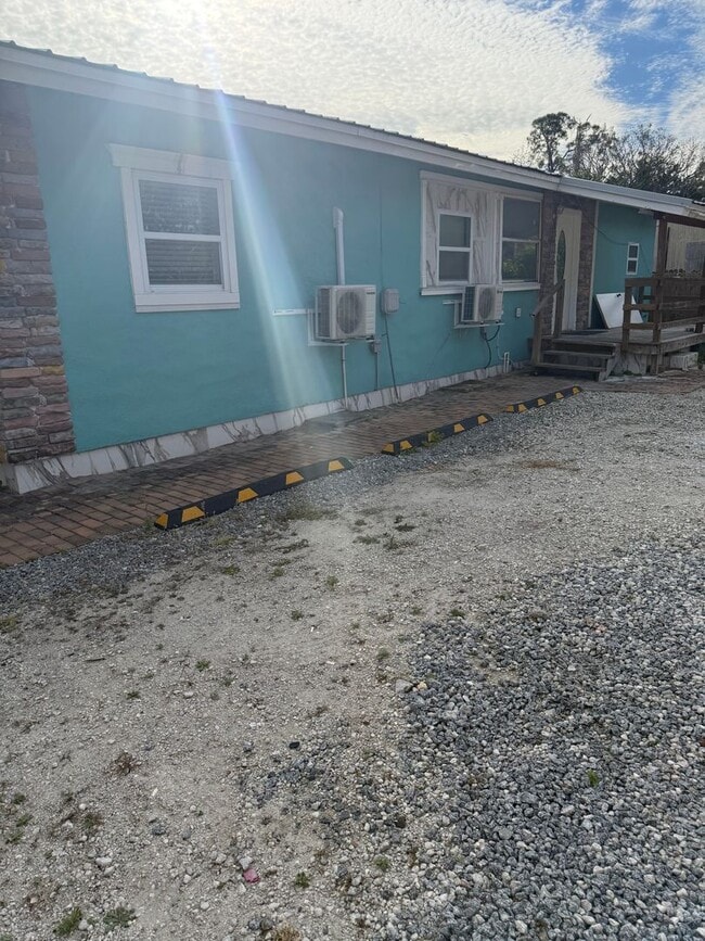 Building Photo - 330 Palm Ave Unit Pal332