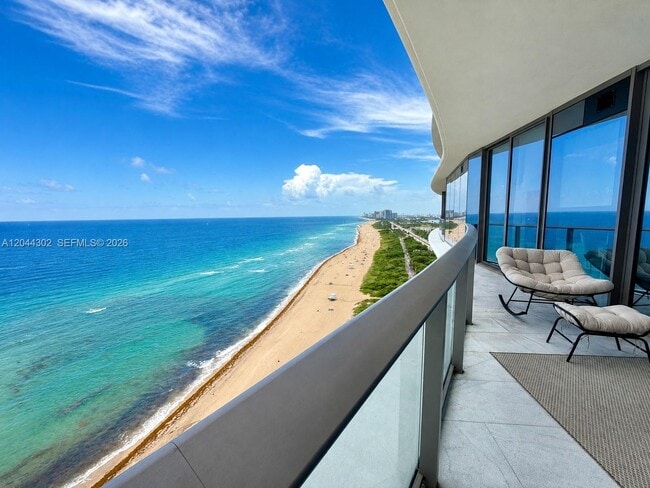 Building Photo - 15701 Collins Ave Unit 1703