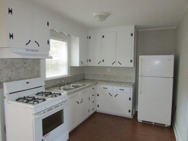 Photo - 310 E Parkwood St